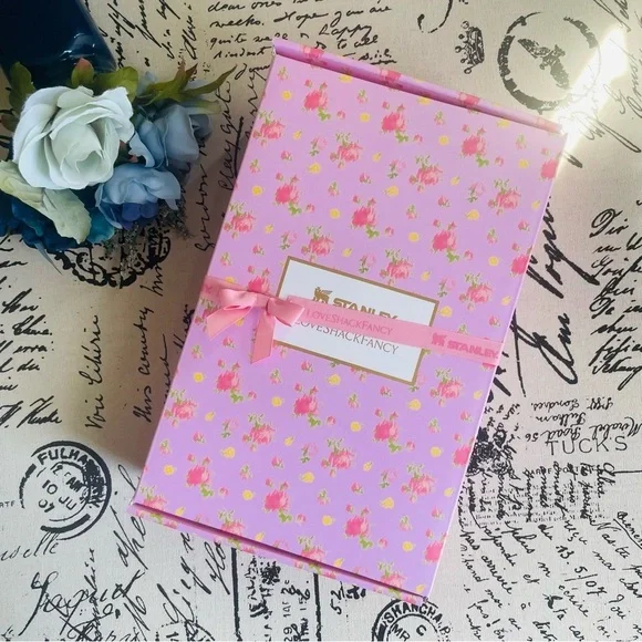 NWT Stanley 1913 x LoveShackFancy H2.0 FlowState Quencher in Ibiza Sunset - 40oz - Picture 9 of 14